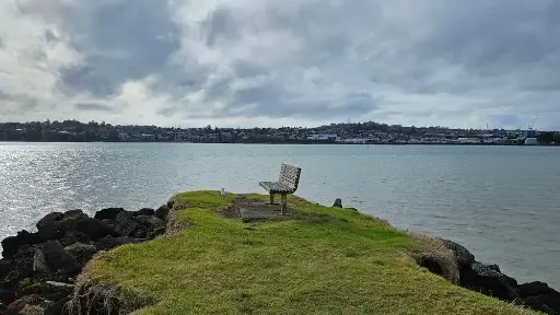 [63R202] 63 Mangere Bridge (Room 202)